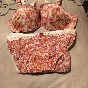 🚨SALE PRICE🚨🆕Spring Floral Voglo Bra & Panties Set NWOT